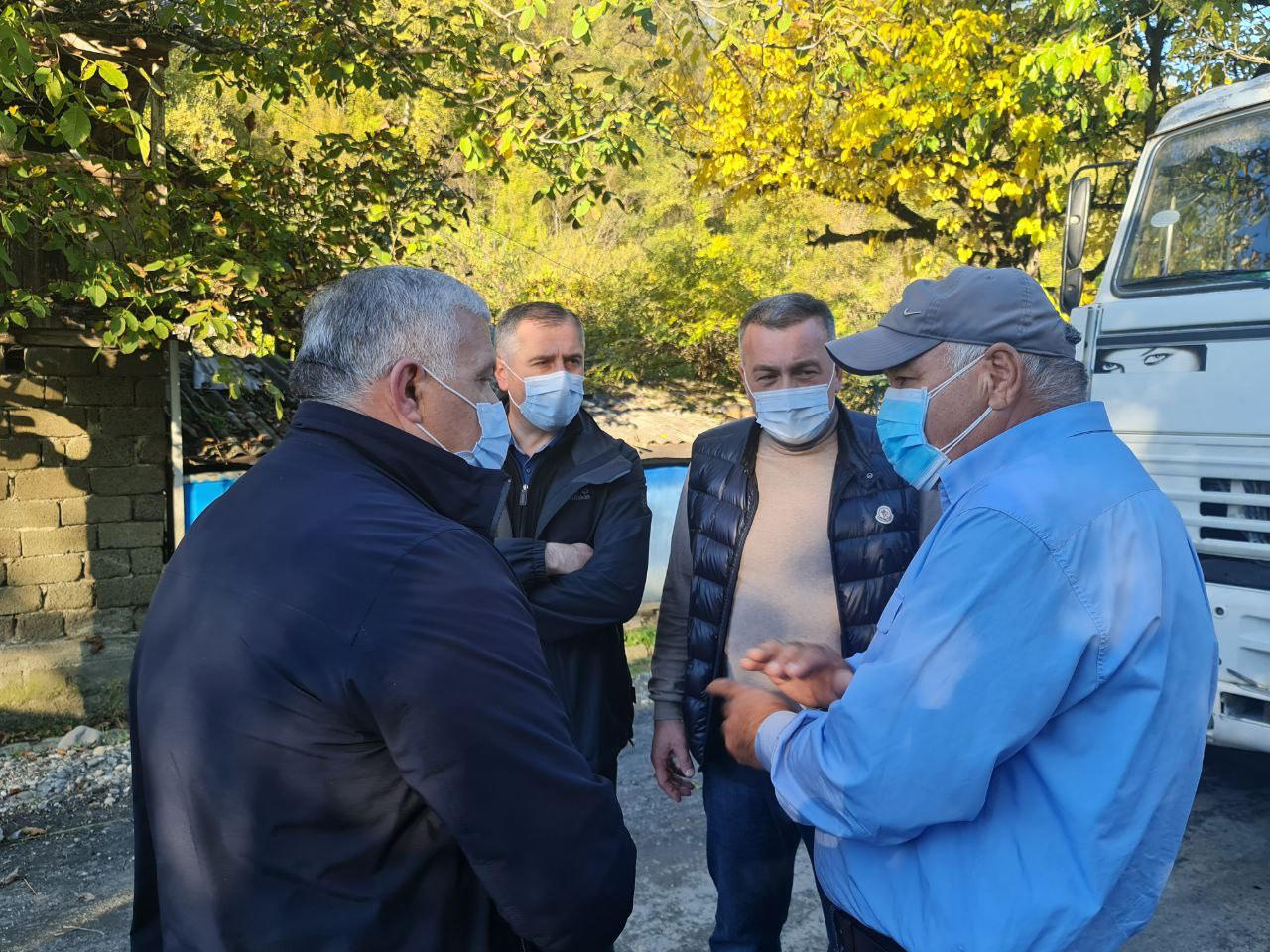გოჩა ენუქიძის განცხადებით, ამბროლაურის მუნიციპალიტეტის სოფელ კლდისუბანში შიდა საუბნო გზების სარეაბილიტაციო სამუშაოები ინტენსიურ რეჟიმში ხორციელდება