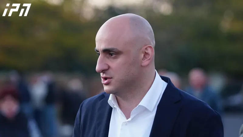 ნიკა მელია - მკაფიოდ გვითხრა დასავლეთმა, დეოლიგარქიზაცია მოხდება? მოგვიკაკუნეთ და ჩვენი კარები ღიაა - ეგუებით ოლიგარქს? გინდათ ივანიშვილის პირადი მცველები თანამდებობებზე, კი, ბატონო, თქვენ გადაწყვიტეთ