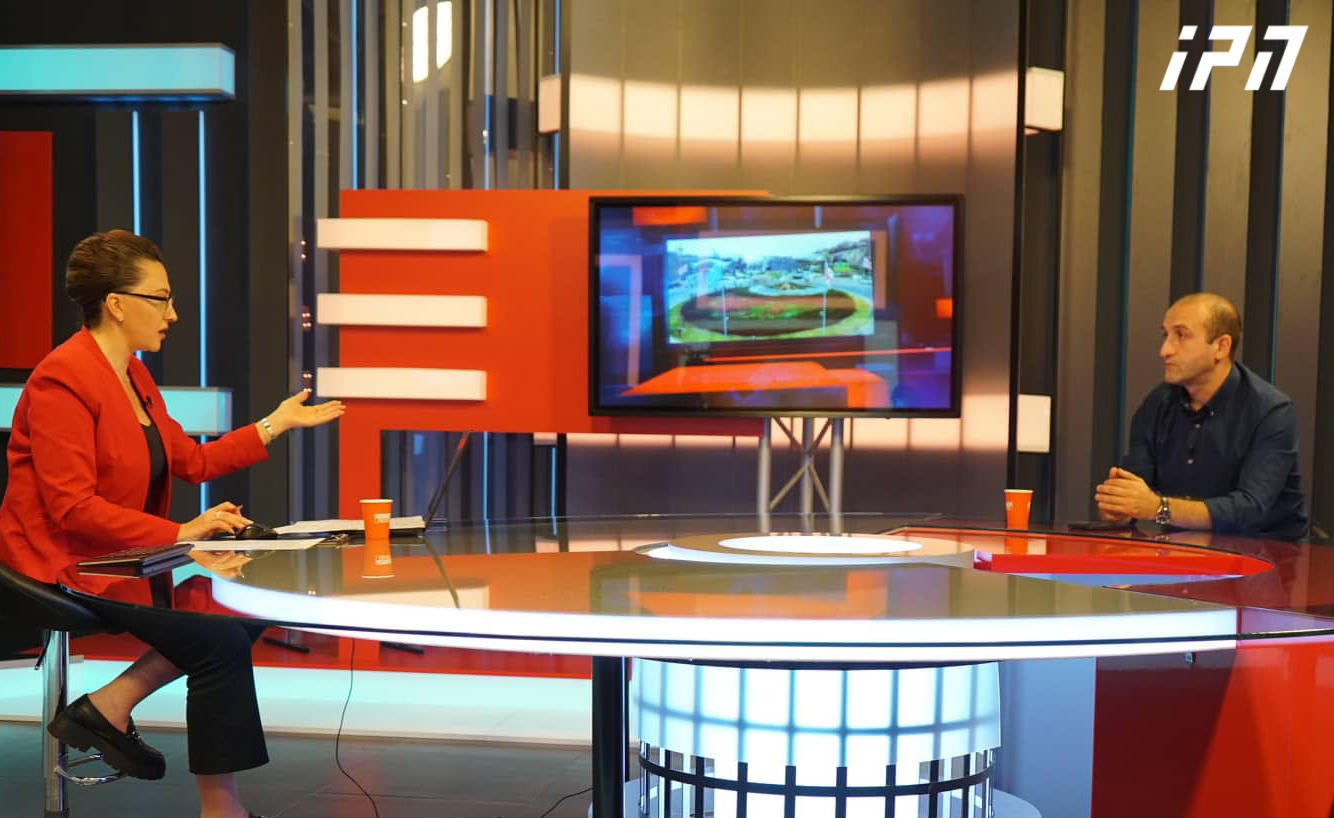 იაგო ხვიჩია - უაზრობა მგონია გაჭირვებული ხალხის წინ და უკან ტარება - ხალხის შეკრება, როცა არაფერი გაქვს სათქმელი, გარდა იმისა: “თქვენი თავები უნდა დავთვალო”