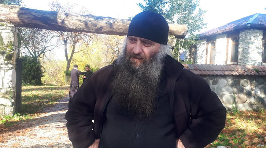 ჭყონდიდის ეპარქიიდან განკვეთილი სასულიერო პირები, რომლებსაც მონასტერში ყოფნის ვადა დღეს ეწურებათ, ეპარქიის დატოვებას არ აპირებენ