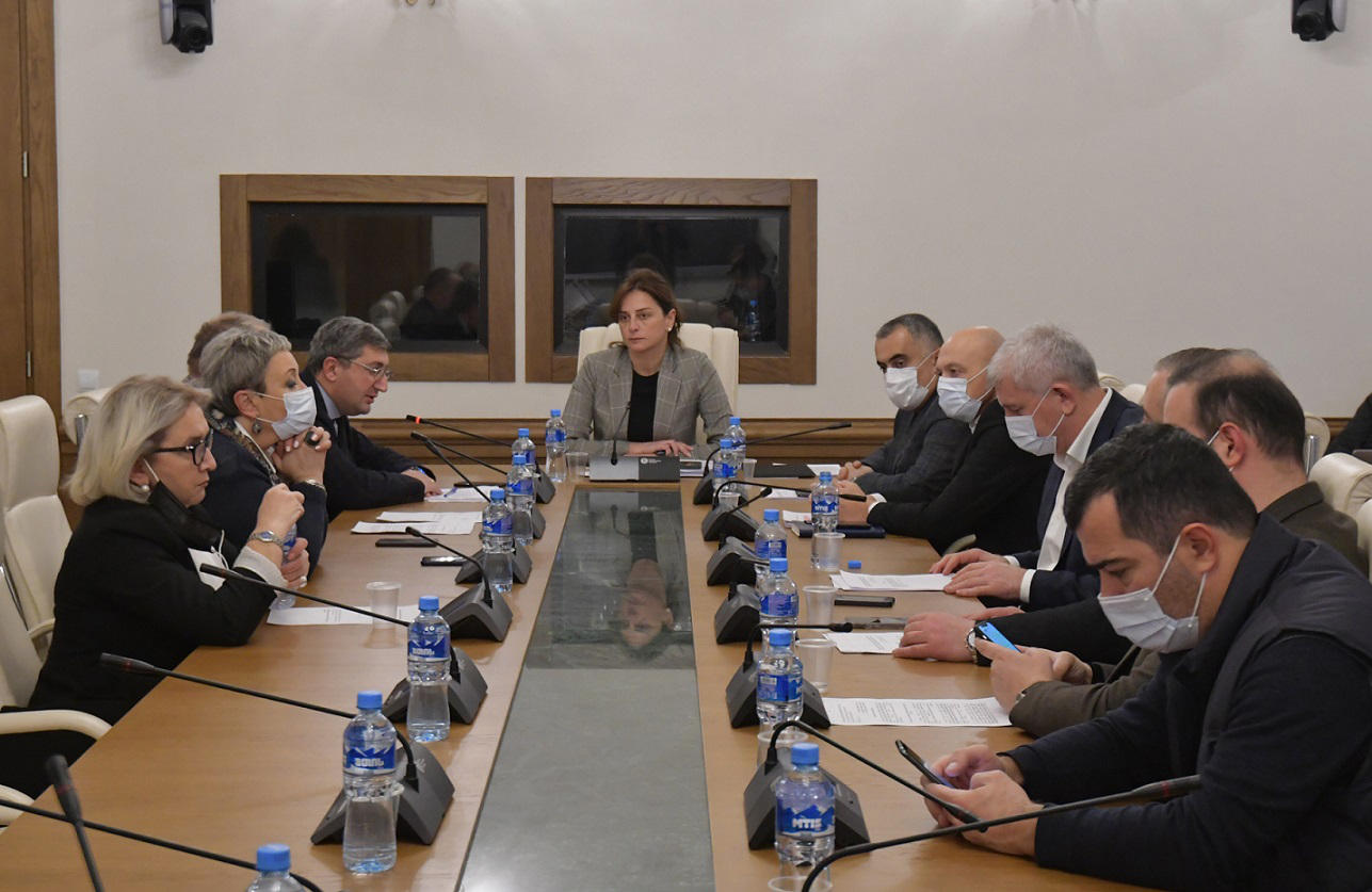 2021 წლის სახელმწიფო ბიუჯეტში შესატან ცვლილებებს  დეპუტატებმა კომიტეტების გაერთიანებულ სხდომაზე მხარი დაუჭირეს
