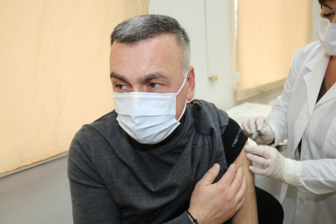 გოჩა ენუქიძე ე.წ. ბუსტერ დოზით აიცრა