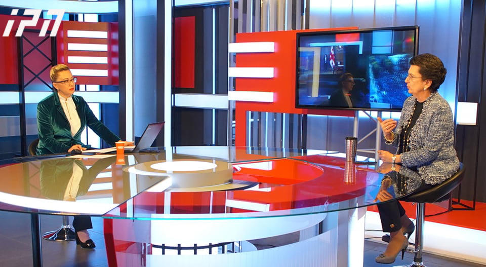 ნინო ბურჯანაძე - ხელისუფლებაში ერთპიროვნულად მოსვლა არა მარტო სააკაშვილის და „ნაცმოძრაობის“, არცერთი სხვა პოლიტიკური ძალის არ მინდა, რადგან ყველა გაგიჟდა ან გაგიჟდება, თუ ერთპიროვნული მმართველობით მოვიდა