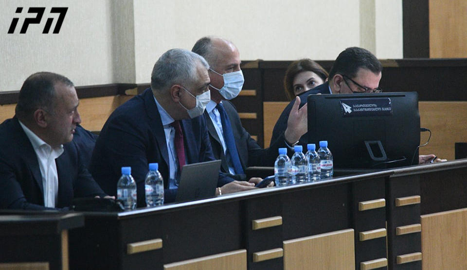 ე.წ. ფულის გათეთრების საქმეზე სასამართლო პროცესი მიმდინარეობს