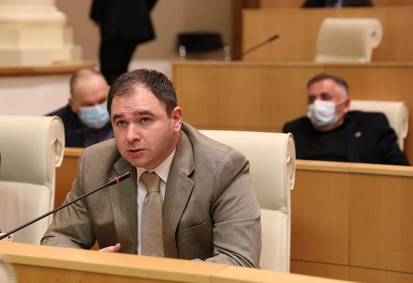 ნიკოლოზ სამხარაძის ინფორმაციით, არის მზაობა, რომ სასამართლო რეფორმის პროცესში დასავლეთის ქვეყნებიდან ყოფილი და მოქმედი მაღალკვალიფიციური მოსამართლეები ჩაერთონ