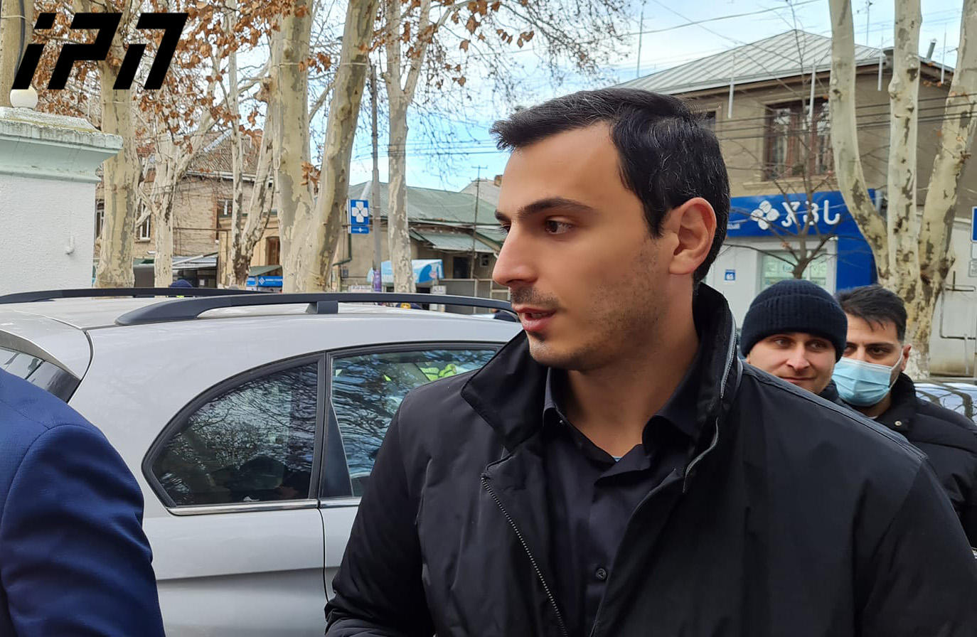 გორის სამხედრო ჰოსპიტალში სახელმწიფო ინსპექტორის სამსახურის გამომძიებელმა მიხეილ სააკაშვილი გამოკითხა