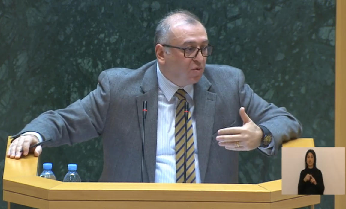 ეროვნული ბანკის პრეზიდენტი ლარის გამყარების მიზეზებს განმარტავს