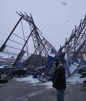 ხარაგაულში სავარაუდოდ, რკინის არმატურის საამქრო ჩამოინგრა - არსებული ინფორმაციით, არიან დაშავებულები