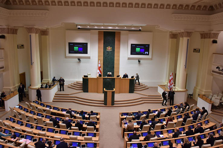 პარლამენტმა ქალთა მიმართ ძალადობის და ოჯახში ძალადობის აღკვეთის, ძალადობის მსხვერპლთა დაცვისა და დახმარების შესახებ" კანონში შესატან ცვლილებებს მხარი დაუჭირა