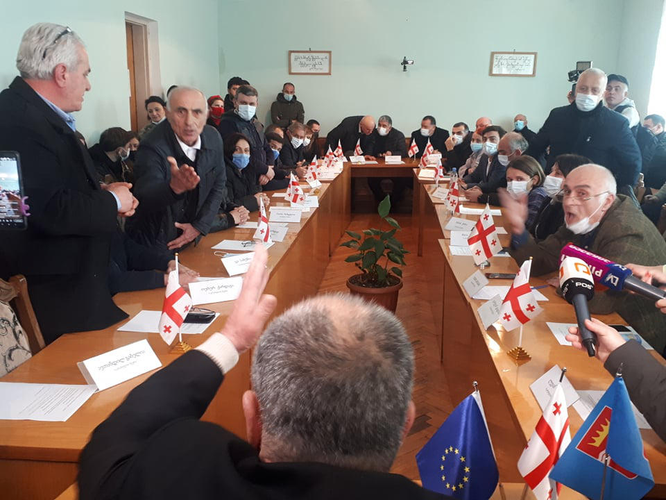 წალენჯიხის საკრებულოს თავმჯდომარის არჩევა კვლავ ვერ მოხდა და სხდომა 20 იანვრამდე გადაიდო