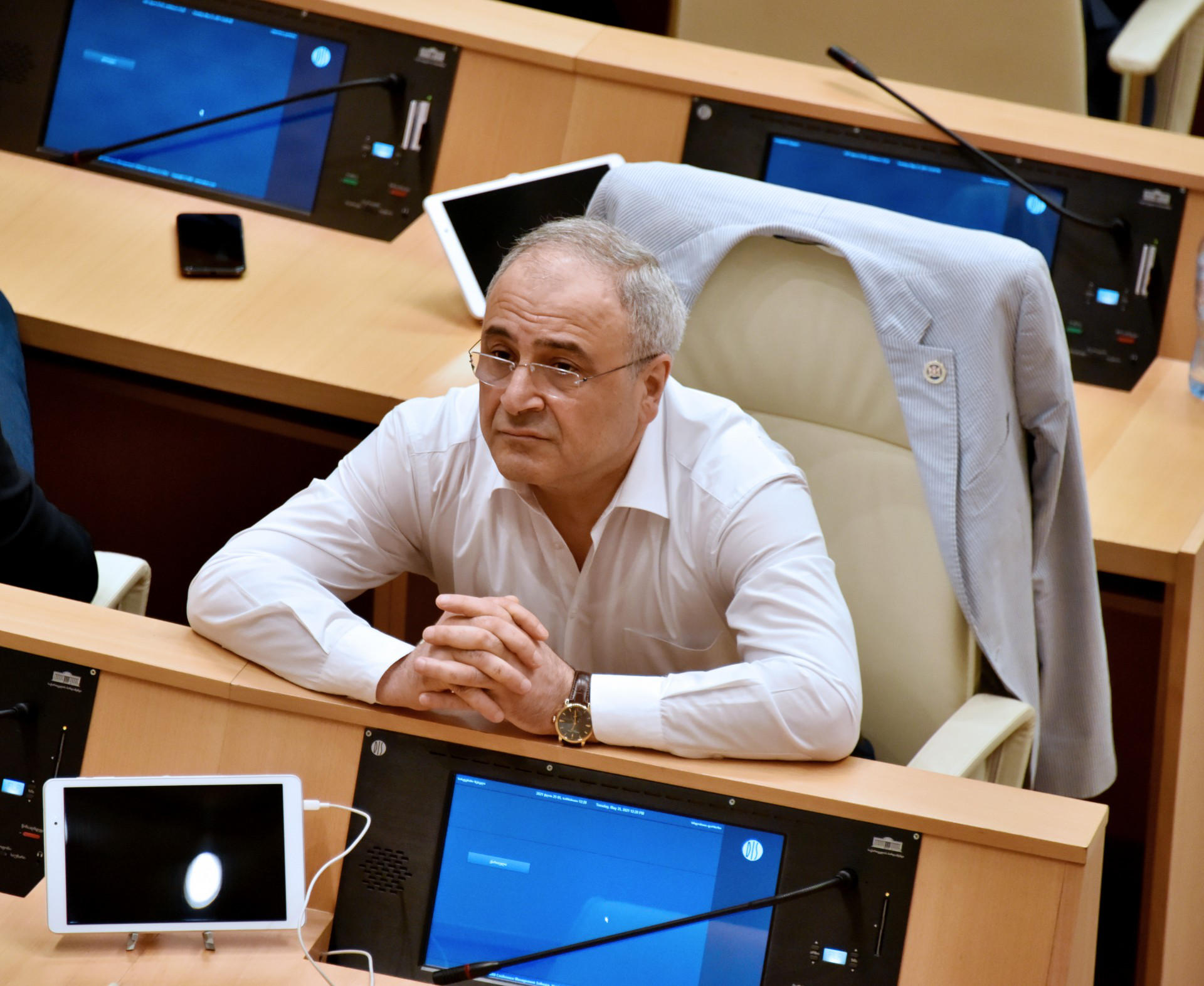 დავით ზილფიმიანი - კიდევ ერთხელ მოგიწოდებთ, ნუ იქცევით ერთი, სრულიად დაუმსახურებლად პრივილეგირებული, პატიმრის შეკვეთების აღმსრულებლებად