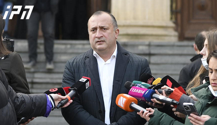 ადვოკატის განცხადებით, ყაზახეთის მოქალაქე ცალსახად გამორიცხავს იარაღის ქონასა და გურამ ელიზბარაშვილის დაჭრას