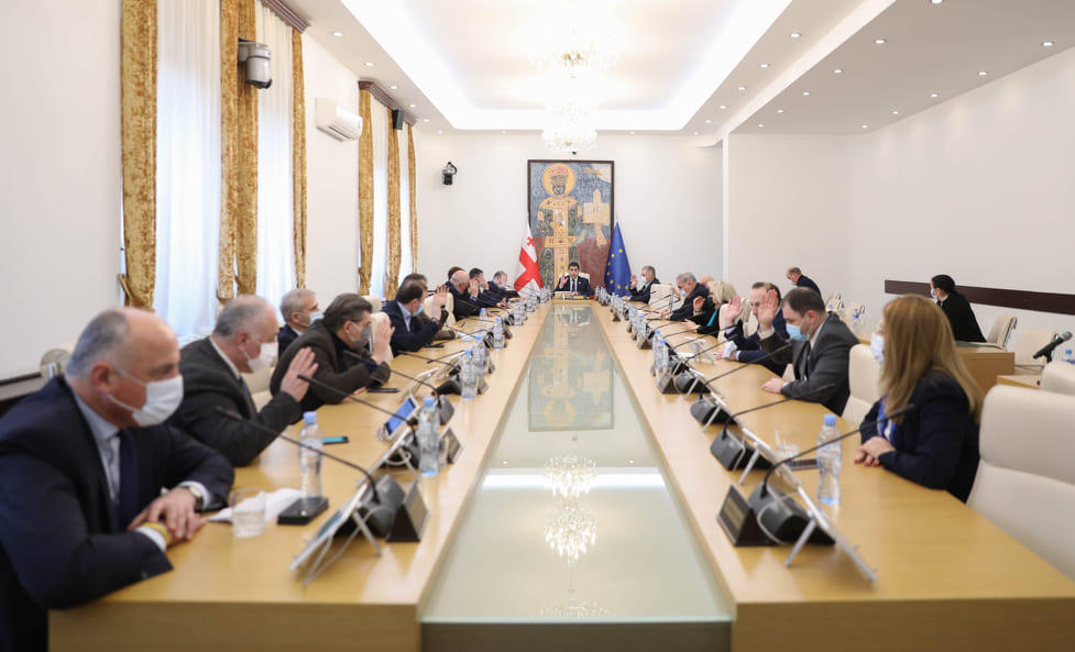 პარლამენტის ბიუროს სხდომაზე „ქართულმა ოცნებამ“ უკრაინის მხარდამჭერი რეზოლუცია დააინიცირა