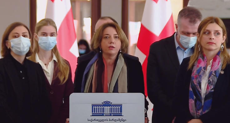 Парламентская оппозиция призывает премьер-министра Грузии созвать заседание Совета национальной безопасности, правящую команду же – принять парламентскую резолюцию в поддержку Украины