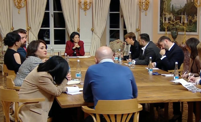სალომე ზურაბიშვილი - მინდა გავახსენო ბატონ ლავროვს, როცა მოლაპარაკებები გვქონდა, მან გამოთქვა მოსაზრება, რომ ყველა ქვეყანას აქვს სრული თავისუფლება, თავისი სუვერენიტეტიდან გამომდინარე აირჩიოს ალიანსები
