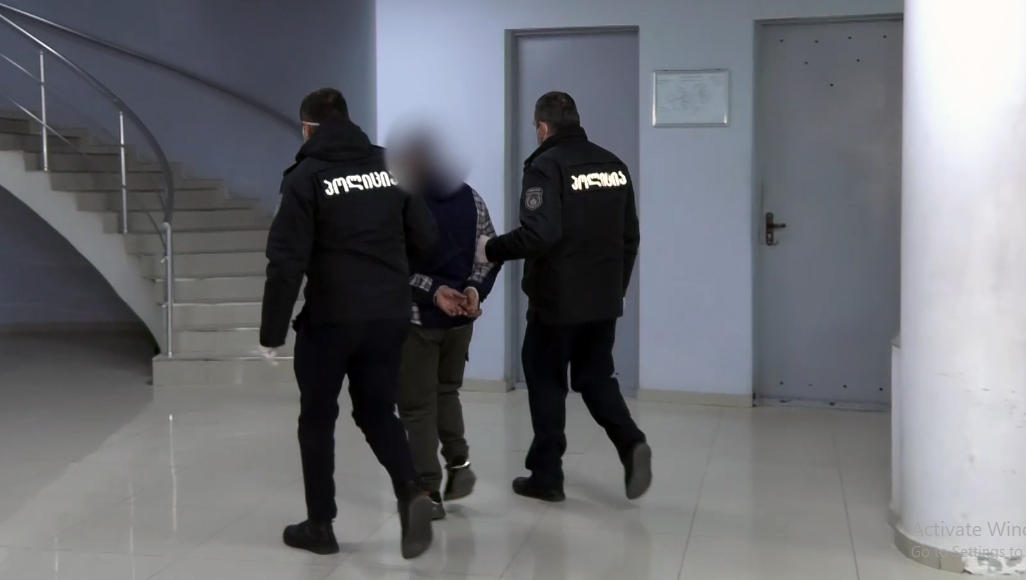 პოლიციამ იმერეთსა და სამეგრელოში ავტომობილების გაქურდვის ფაქტები გახსნა