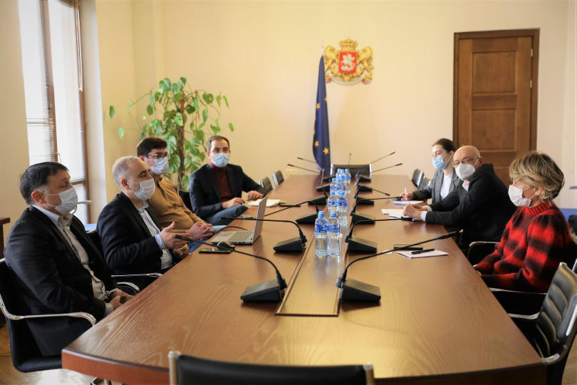 ნინო წილოსანი ნუშისა და კაკლის მწარმოებელთა ასოციაციის წარმომადგენლებს შეხვდა