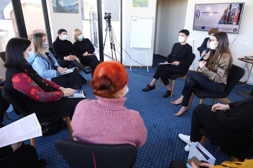 ევროპეიზაცია ქართულ სკოლებში - დასავლეთ საქართველოს პედაგოგებისთვის ზუგდიდში ტრენინგები ტარდება