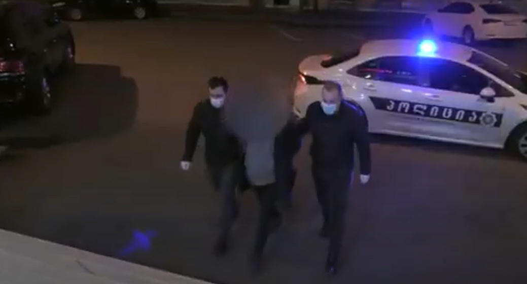 სოფელ კონდოლში ცოლ-ქმრის მკვლელობისა და არასრულწლოვნის თავისუფლების უკანონო აღკვეთის ფაქტზე ბრალდებული ბათუმში დააკავეს