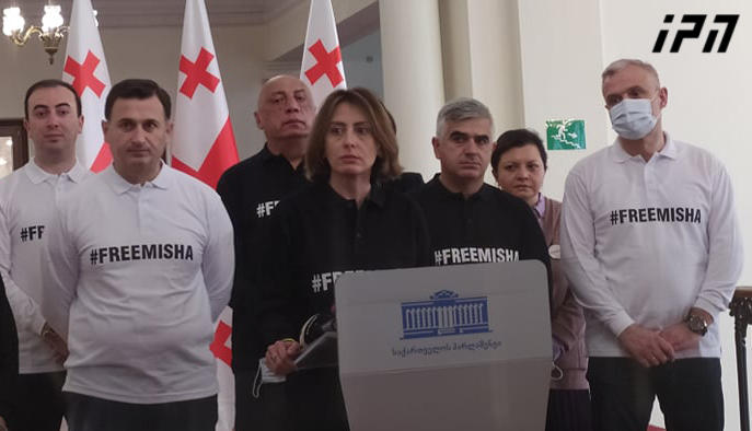 „ნაციონალური მოძრაობა“ ოპოზიციური პარტიების მიერ ჩახსნილი პროპორციული სიების აღდგენას ითხოვს