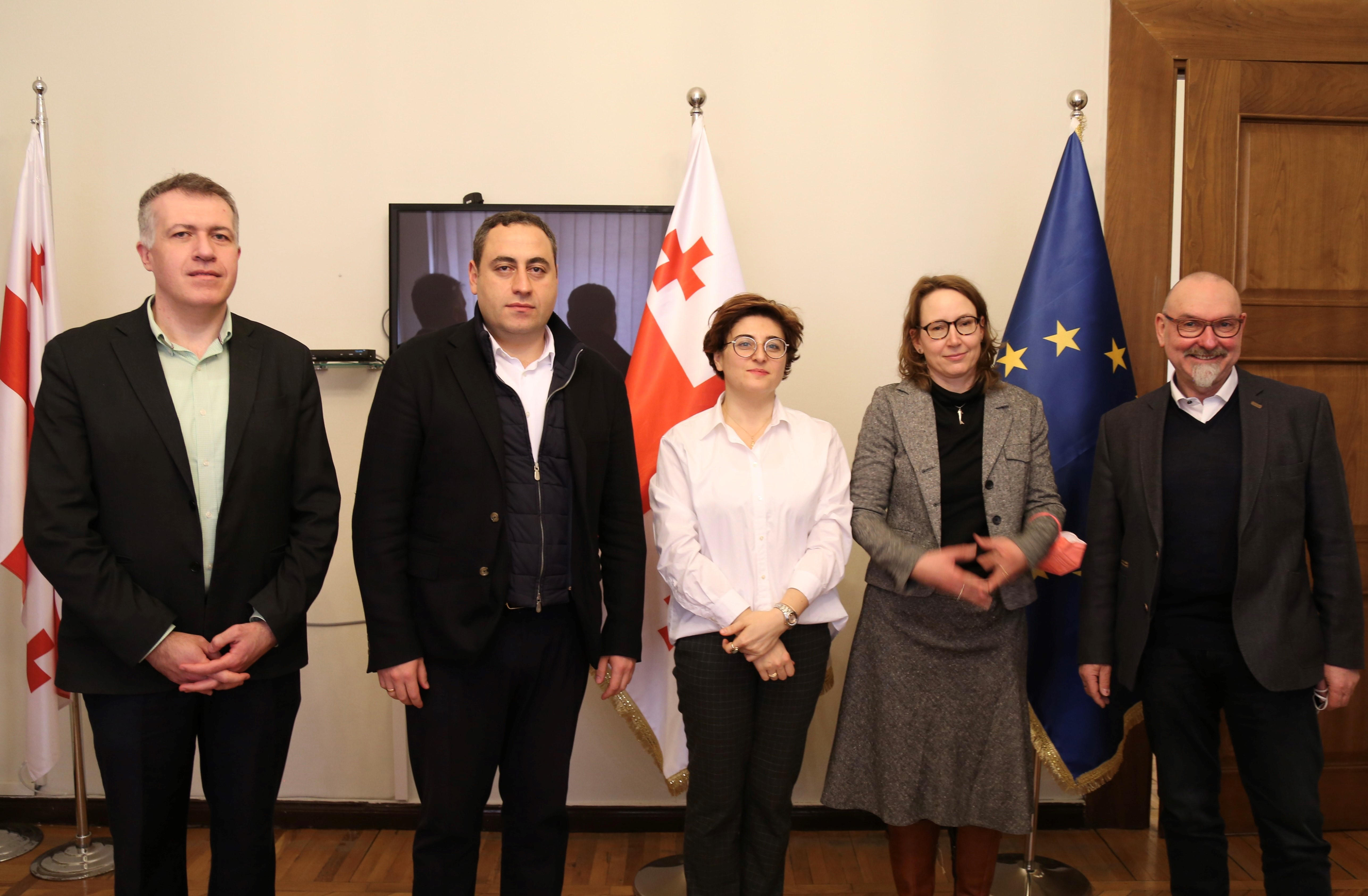 „სტრატეგია აღმაშენებელმა“ და „რესპუბლიკურმა პარტიამ“ ფრიდრიხ ნაუმანის ფონდთან შეხვედრა გამართა