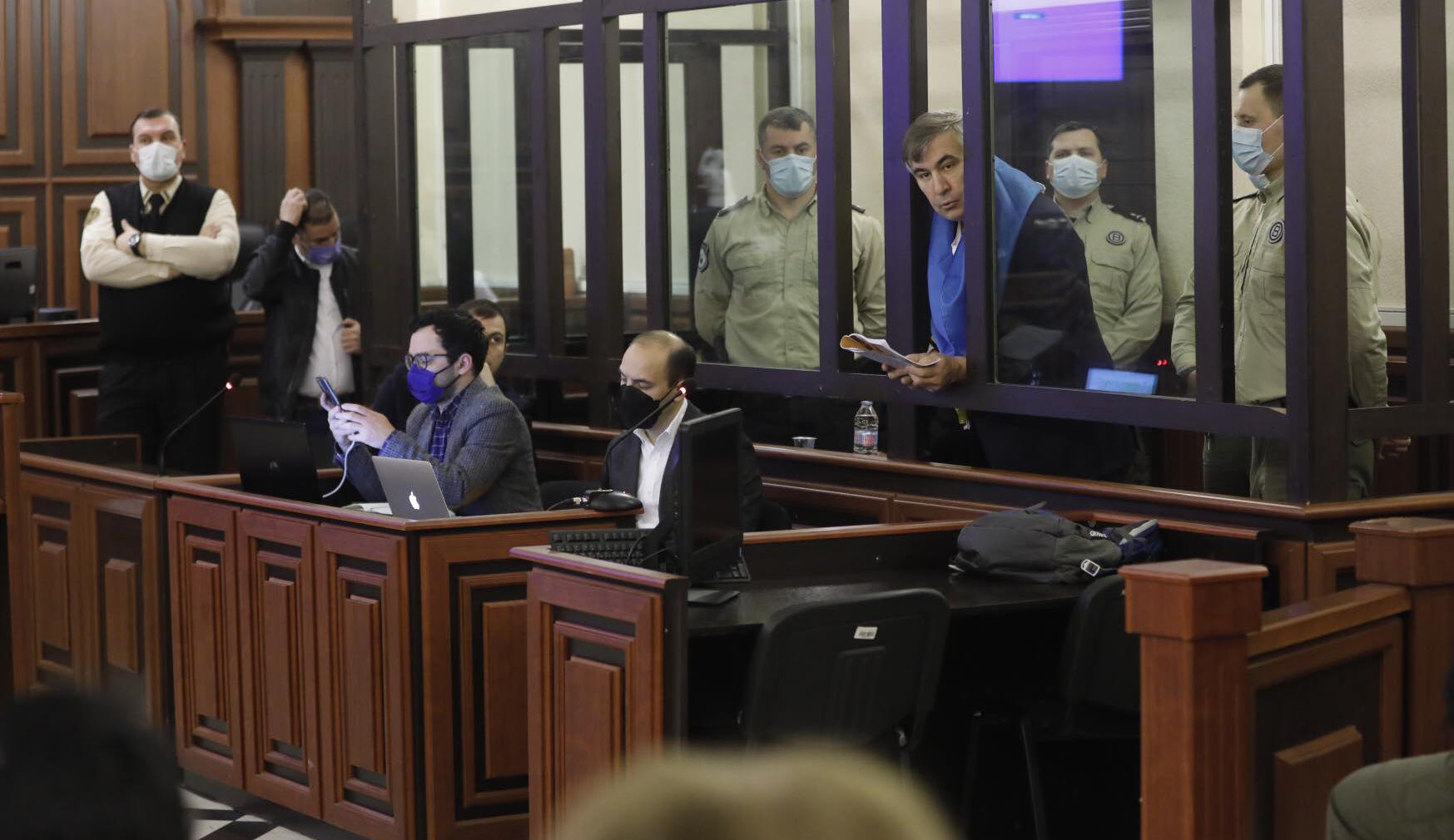 მიხეილ სააკაშვილი ხელისუფლებას მიმართავს, ჯანმრთელობის მდგომარეობის გამო კიევში გადაიყვანონ და პირობას დებს, რომ „პირველივე გამოძახებაზე თბილისში ჩამოვა“