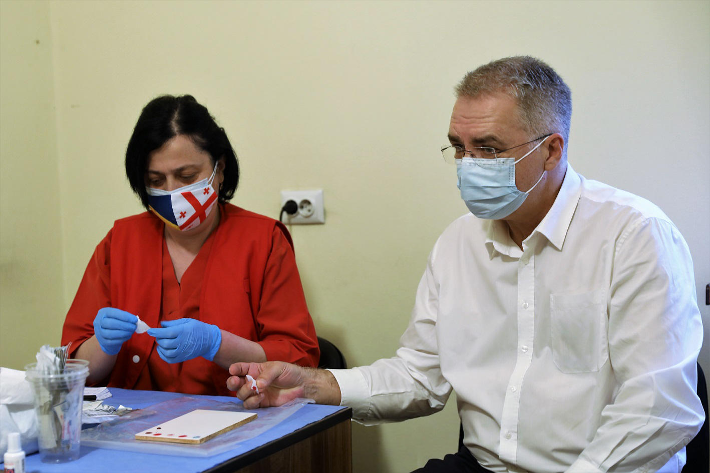 საქართველოს პარლამენტში უკრაინელი ხალხის დასახმარებლად სისხლის უანგარო დონაციის აქცია გაიმართა