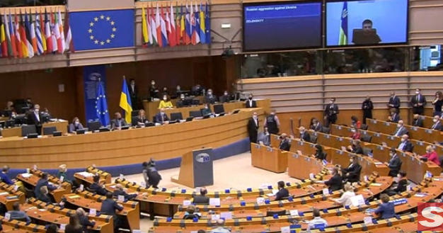 ევროპარლამენტი ევროკავშირს რეკომენდაციას აძლევს, უკრაინას კანდიდატის სტატუსი მიანიჭოს