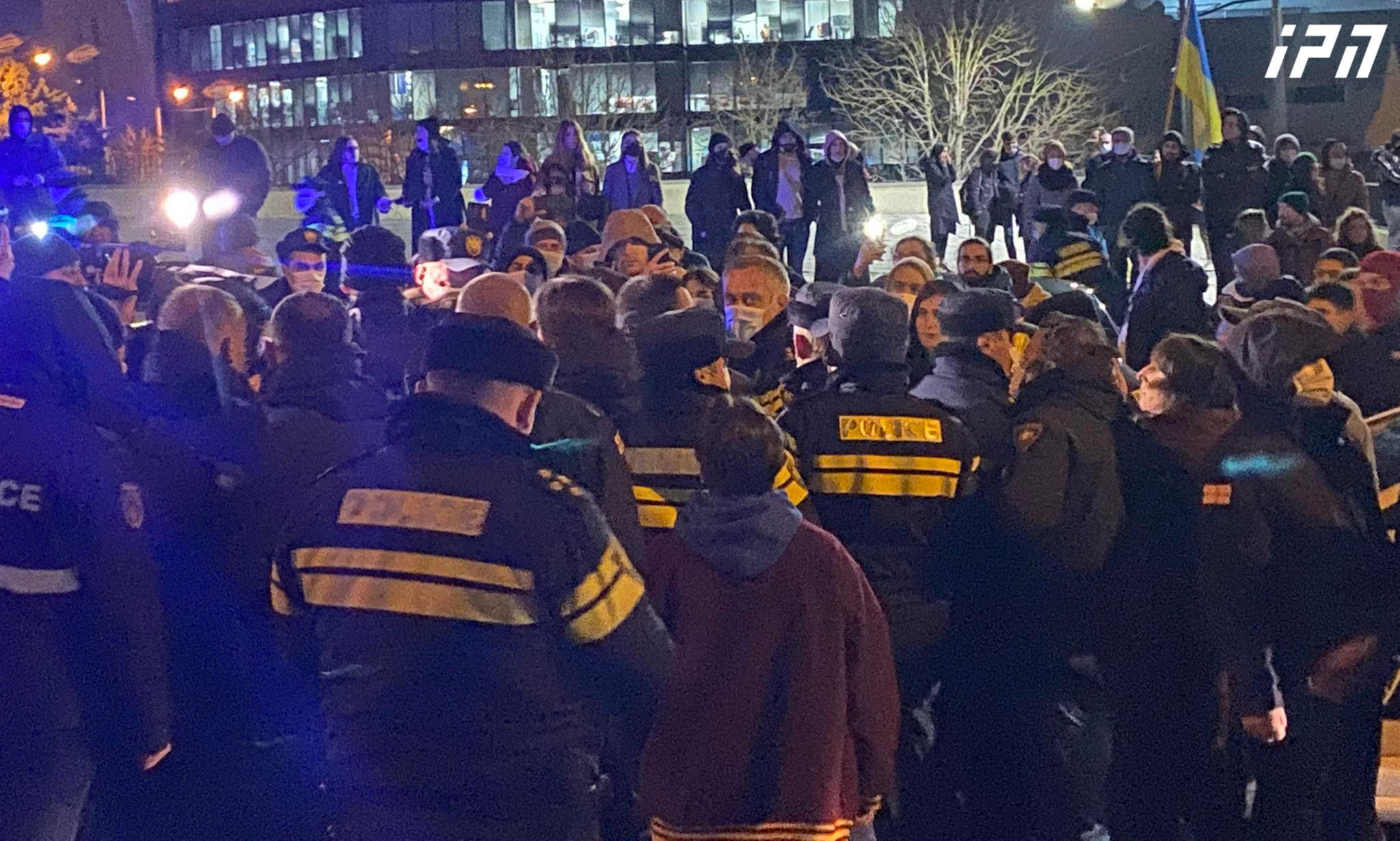 Confrontation between the protesters and the law enforcers near the government administration - several people detained