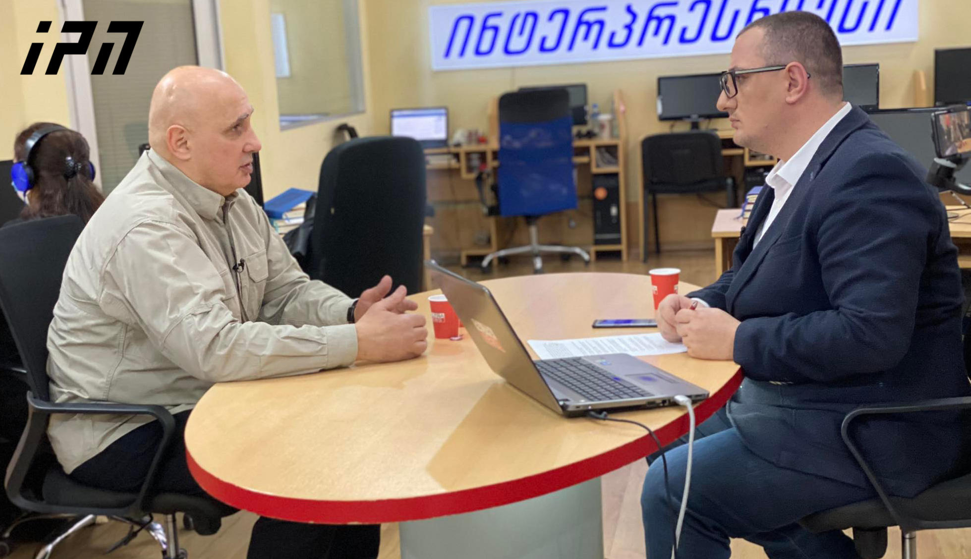 ვახტანგ კაპანაძე - რუსეთის გენშტაბის უფროსი უნდა გავიდეს ოთახში და შუბლში იარაღი დაიხალოს - სრული ჩავარდნა აქვთ, 10 წელი ომობდა საბჭოთა კავშირი ავღანეთში და 15 000 იყო დაღუპული, ახლა, 12 დღეში, მინიმუმ 7000 ჰყავთ დაღუპული