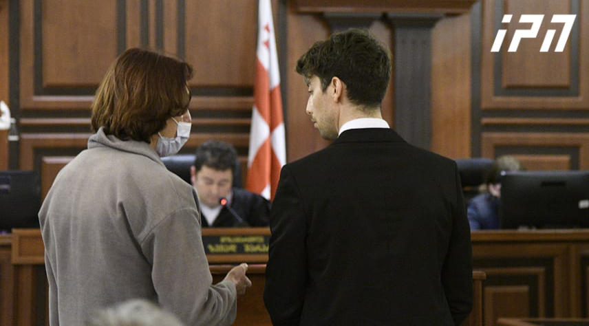 შანაი ბრუკის ძმა - შანაიმ ყველაფერი დაკარგა, ყველა მისი ოცნება დასრულდა, ის ვერასდროს ჩაეხუტება დედას, მამა ვერასდროს მიაცილებს საკურთხევლამდე, ოჯახი სამუდამო პატიმრობას ითხოვს