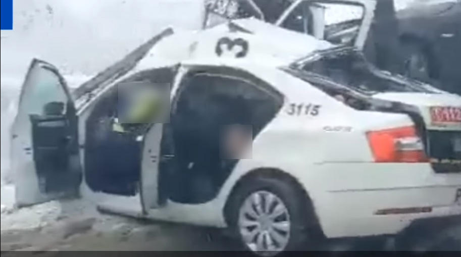 რიკოთზე, ავტომობილების გადამზიდი პოლიციის მანქანას შეეჯახა, არიან გარდაცვლილები