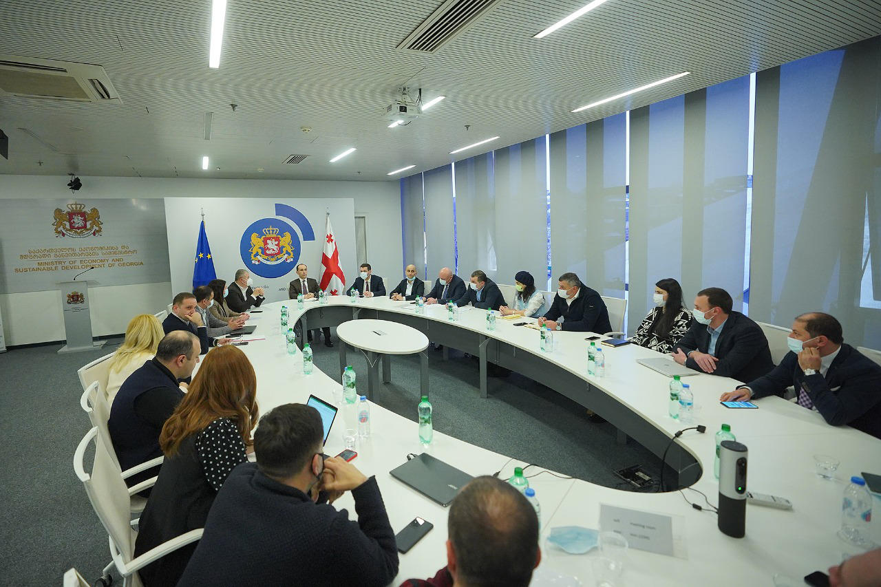 ლევან დავითაშვილი ინფრასტრუქტურის მშენებელი კომპანიების წარმომადგენლებს შეხვდა
