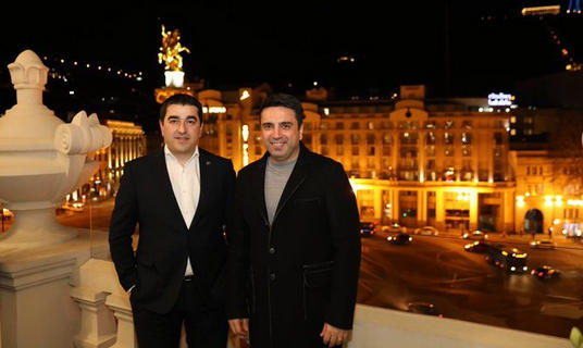 შალვა პაპუაშვილი სომეხ კოლეგას მასპინძლობს