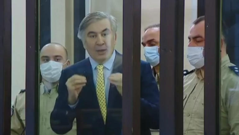 მიხეილ სააკაშვილი მოსამართლეს - თქვენ ისევე ხართ სასამართლო, როგორც მე ვარ კოსმონავტი