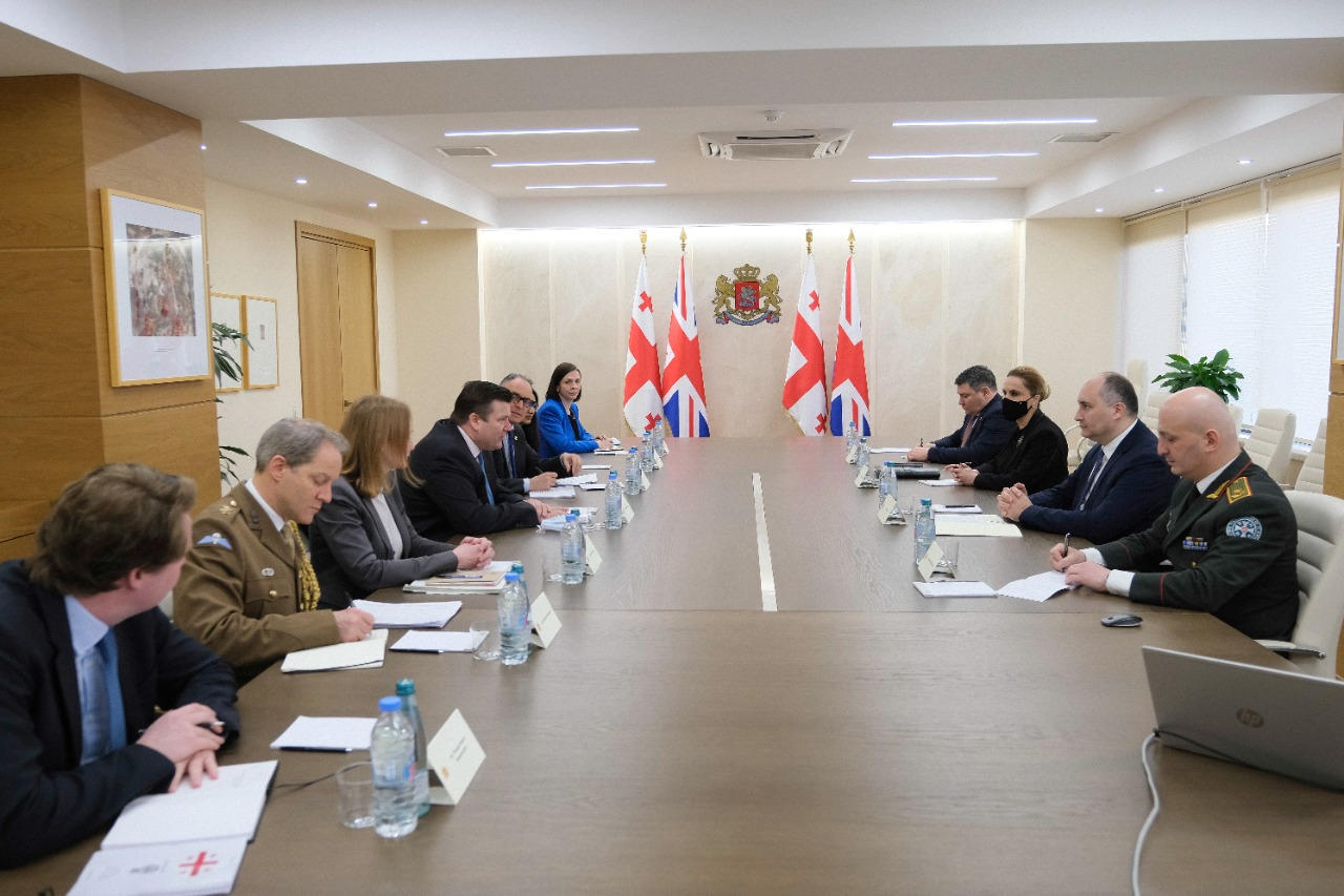 საქართველოს თავდაცვის მინისტრი ბრიტანეთის შეიარაღებული ძალების მინისტრს, ჯეიმს ჰიპის შეხვდა