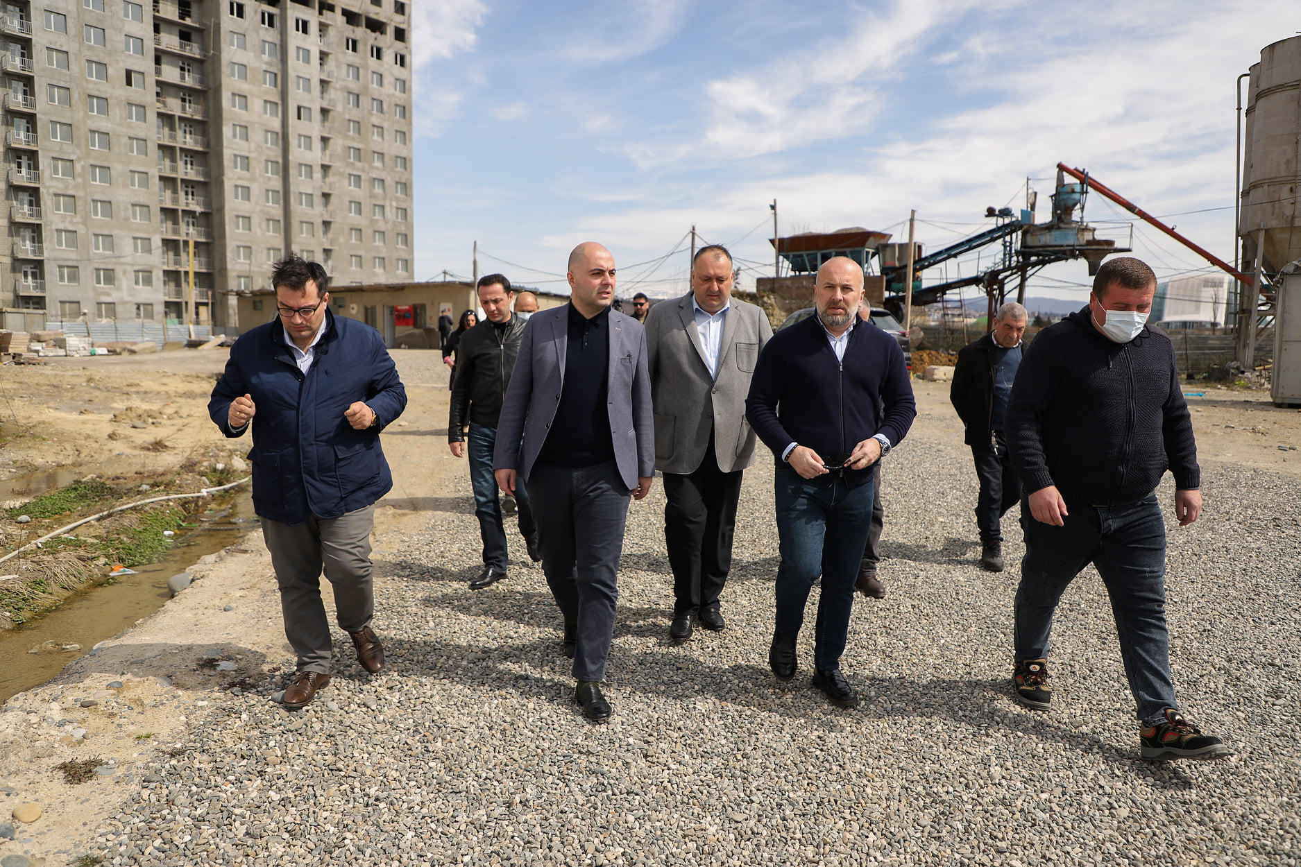 ქუთაისში დევნილი ოჯახებისთვის 800 ბინის მშენებლობა დასრულების ფაზაშია