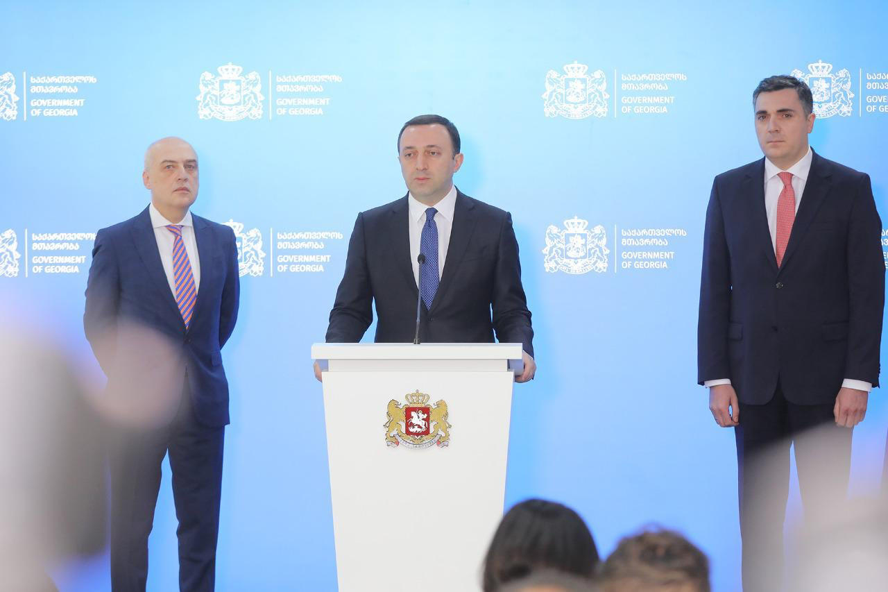 დავით ზალკალიანი საგარეო საქმეთა მინისტრის თანამდებობას ტოვებს და აშშ-ში საქართველოს ელჩად ინიშნება