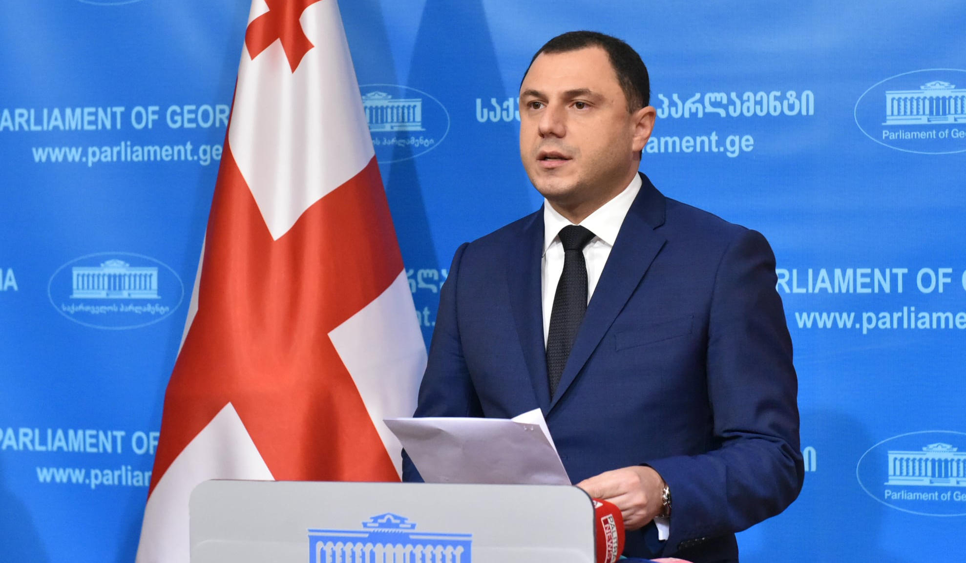 გიორგი ამილახვარი „უცხოელი აგენტების“ შესახებ კანონპროექტზე - ეს არის ამერიკული კანონის ზუსტი ანალოგი - თარგმანი, შესაბამისად, რომელ რუსულ ვერსიაზე საუბრობენ, როცა გადმოტანილია ამერიკული ვერსია