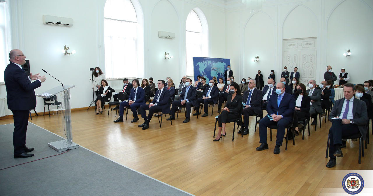 საგარეო საქმეთა სამინისტროში გერმანიაში საქართველოს ელჩის, ლევან იზორიას წიგნის პრეზენტაცია გაიმართა