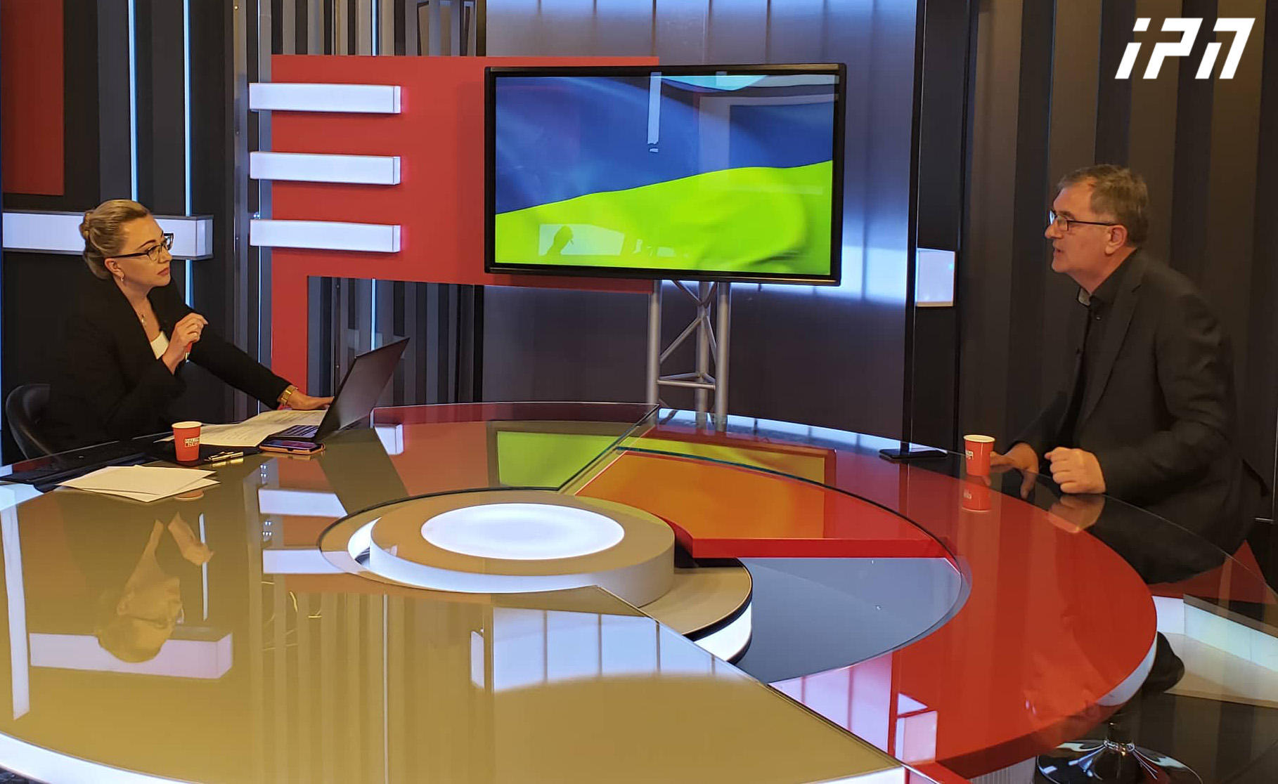 სოზარ სუბარი "ნაციონალურ მოძრაობაზე" - მუდმივი მცდელობა აქვთ ქვეყანა ჩაითრიონ ომში, ომი არ გამოუვიდათ, ეწვით ომის პარტია რომ დაერქვათ - ახლა გადაწყვიტეს ქვეყნის შიგნით არეულობა და 200 000 კაცი ქუჩაში