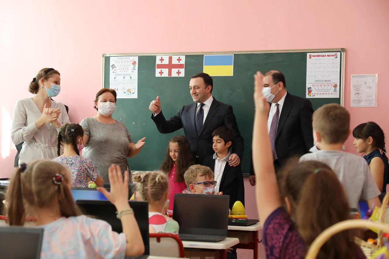 Irakli Gharibashvili: Together with my children, I visited Ukrainian schoolchildren, and my wish for our Ukrainian friends is to establish peace, end this war fast, and return to their homes in peace