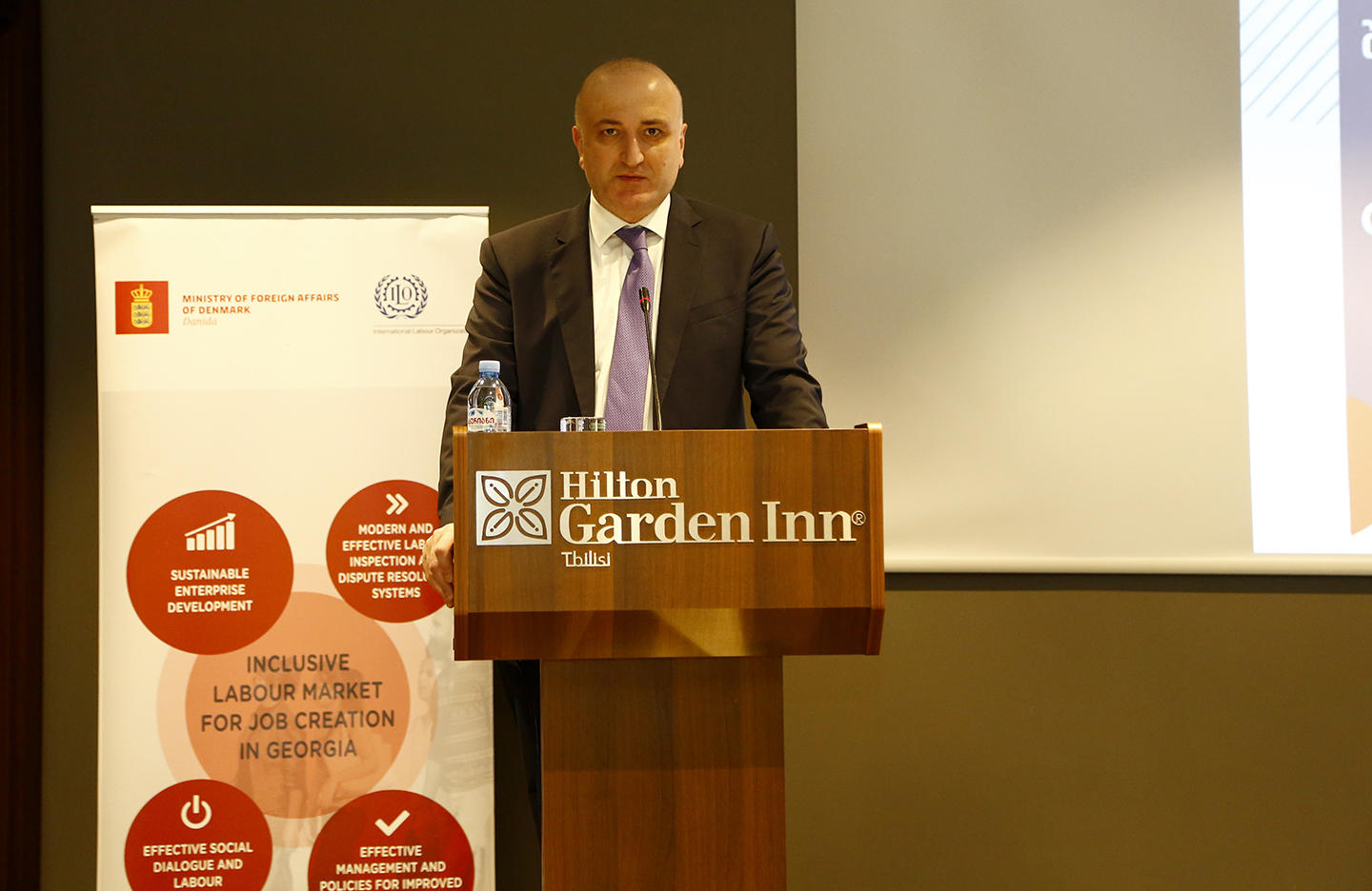 სამუშაო ადგილებზე უსაფრთხოებისა და ჯანმრთელობის დაცვის მსოფლიო დღესთან დაკავშირებით კონფერენცია გაიმართა