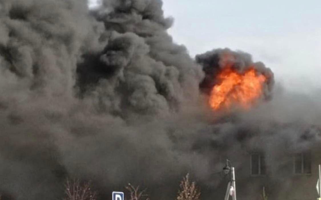 მედიის ინფორმაციით, რუსეთში, ტიუმენის ოლქში სავაჭრო ცენტრი იწვის