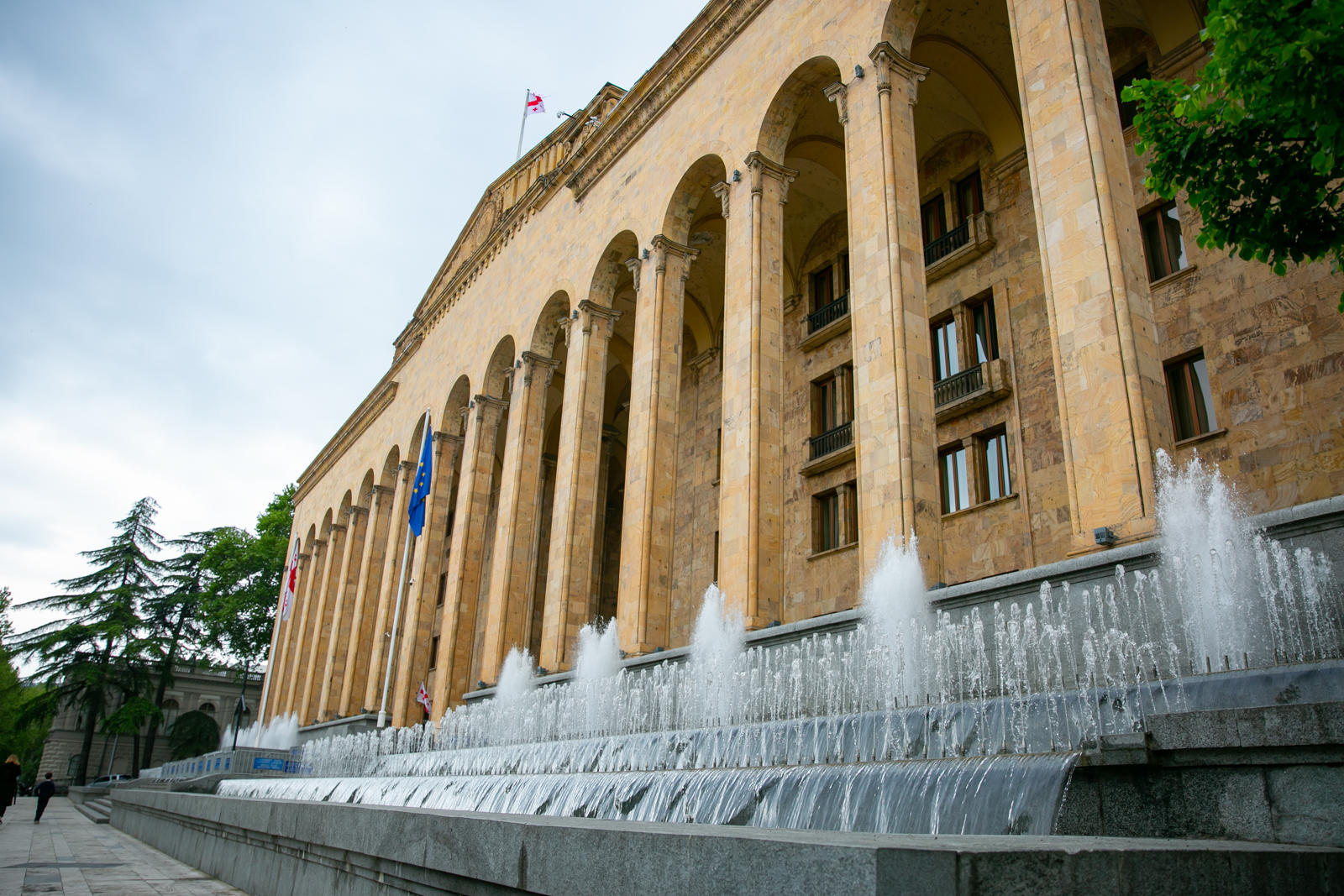 თბილისში არსებული შადრევნები ჩაირთო