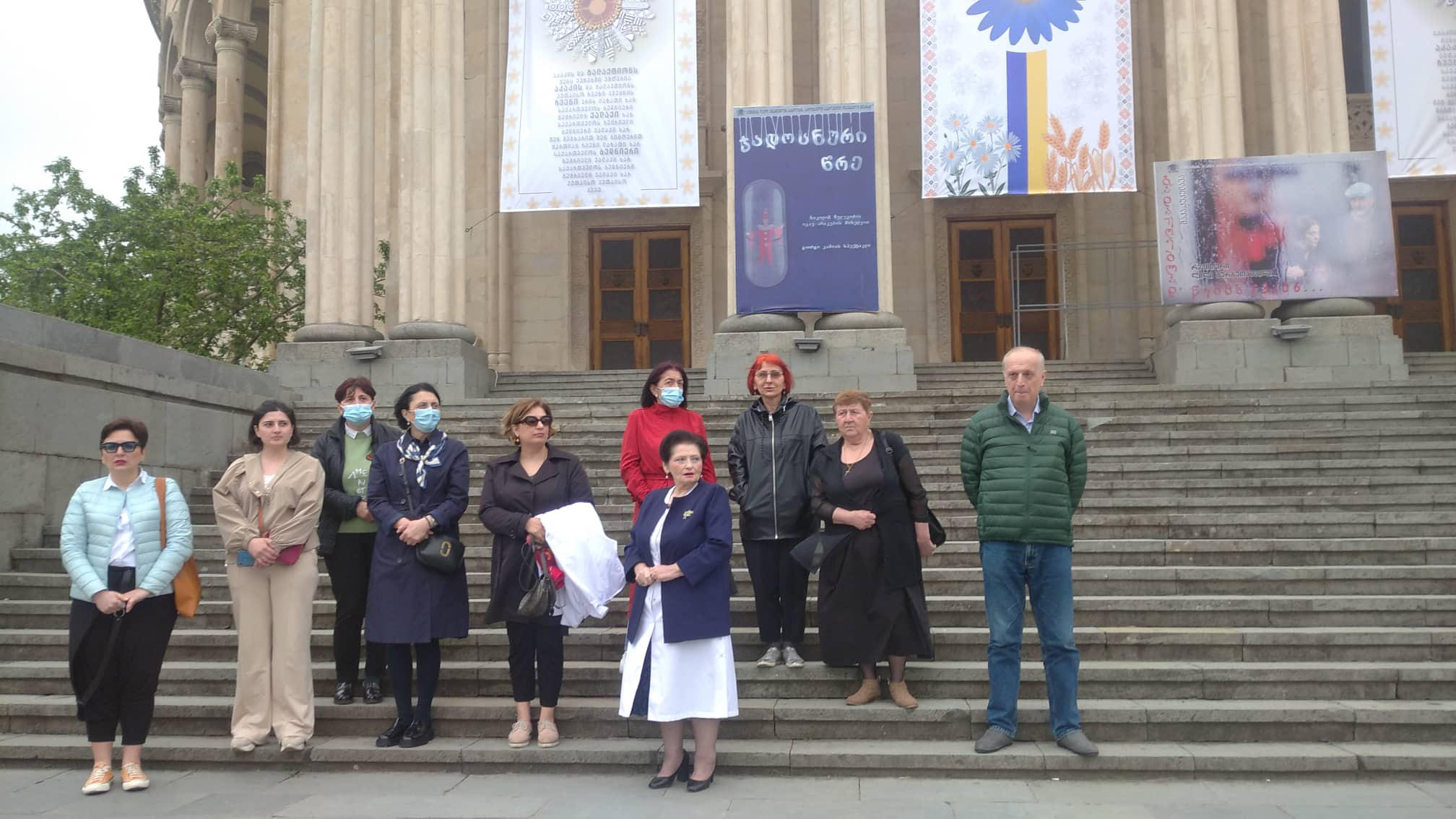 ქუთაისში ექიმების ნაწილმა მიხეილ სააკაშვილის მხარდამჭერი აქცია გამართა