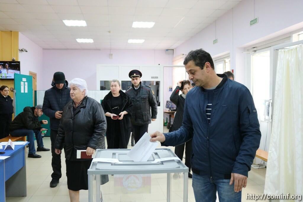 ოკუპირებულ ცხინვალში ე.წ. საპრეზიდენტო არჩევნები მიმდინარეობს