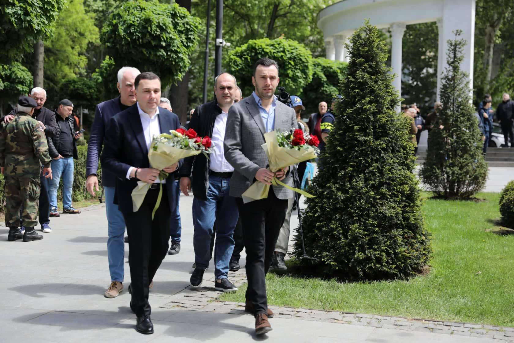 გიორგი ტყემალაძემ, საკრებულოს წევრებთან ერთად, მეორე მსოფლიო ომში დაღუპულთა ხსოვნას პატივი მიაგო