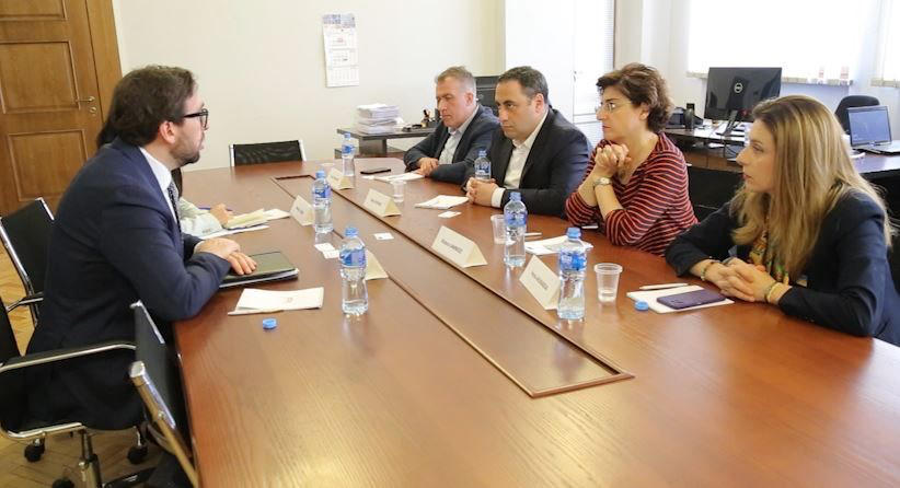 “სტრატეგია აღმაშენებლის” და “რესპუბლიკური პარტიის” ლიდერები ნატო-ს სამეკავშირეო ოფისის ხელმძღვანელს შეხვდნენ
