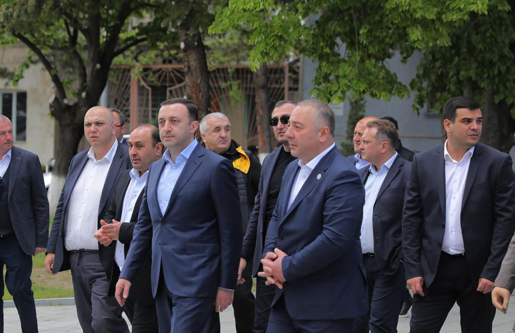 მთავრობის მეთაური სახელმწიფო პროგრამა “განახლებული რეგიონების" ფარგლებში ხაშურში მიმდინარე სარეაბილიტაციო სამუშაოებს გაეცნო